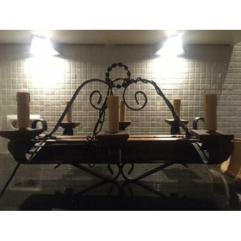 Houten antieke kroonluchter