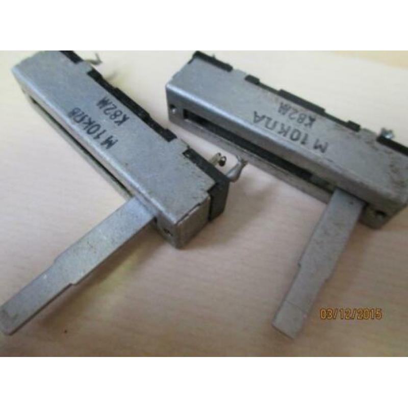 2 Schuif - Regelaars 10 Kohm / Type K82M