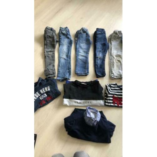 Pakket jongens broeken 110/ truien 116 Zgan