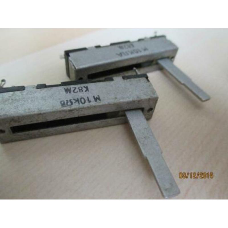 2 Schuif - Regelaars 10 Kohm / Type K82M