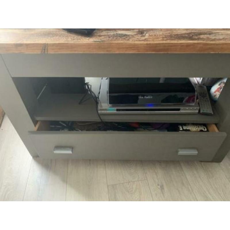 Tv meubel, massief eiken gepimpt met steigerhout, krijtverf