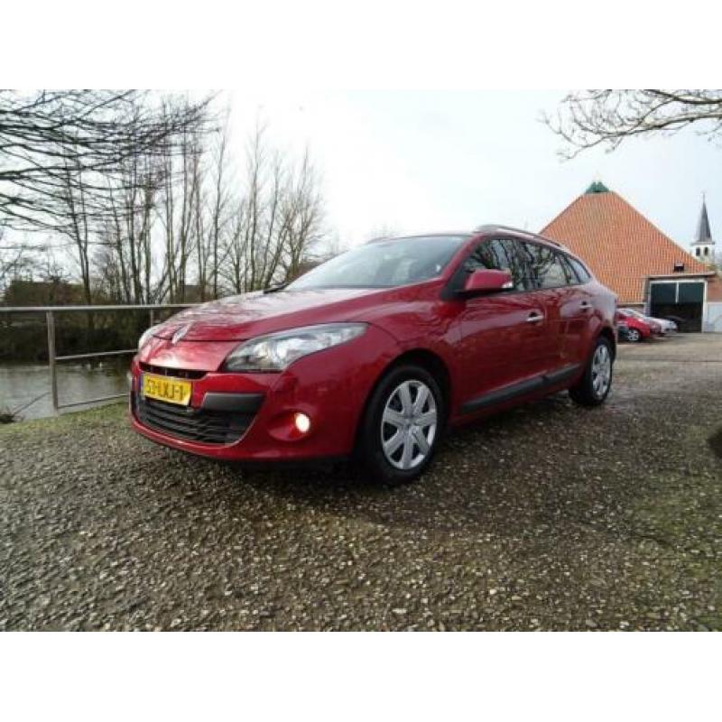Renault Mégane Estate 1.5 dCi Dynamique Met Navi + PDC + Cli
