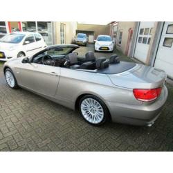 BMW 3 Serie Cabrio 325i High Executive Automaat € 13.950,00