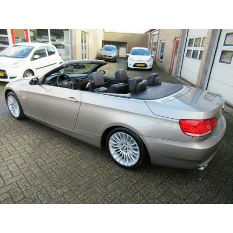 BMW 3 Serie Cabrio 325i High Executive Automaat € 13.950,00