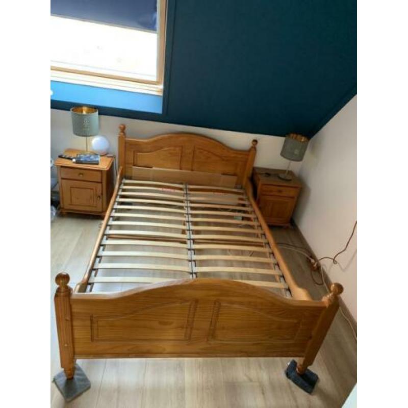 Tweepersoons Bed eiken 140cm breed.