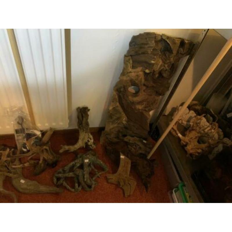 Aquarium hout, stenen en decoratie.