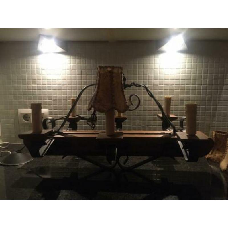 Houten antieke kroonluchter