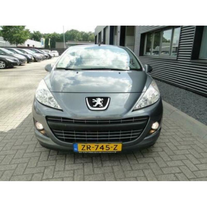Peugeot 207 CC 1.6 VTi Airco boekjes winterbanden