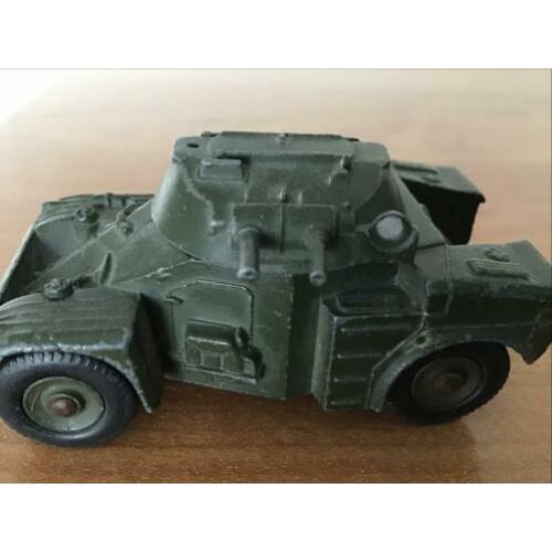 Dinky toys amoured car a m l panhard 1963