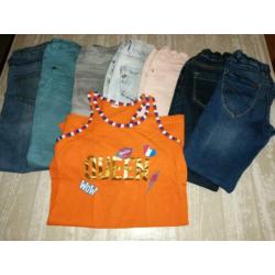7 meisjes broeken + 1 koningsdag jurk maat 128/134