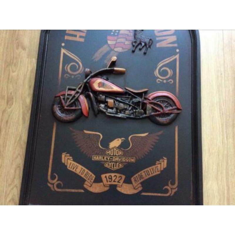 Leuk al wat ouder pubbord van Harley davidson