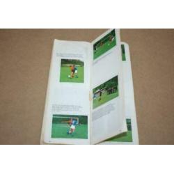 Plaatjesalbum - Fair Play met Fina (voetbal) - Ca 1970 !!