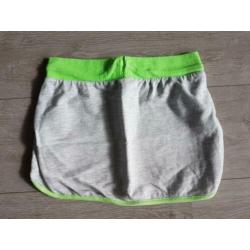 NIEUW BENETTON Grijs groen rokje, mt 140