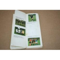Plaatjesalbum - Fair Play met Fina (voetbal) - Ca 1970 !!