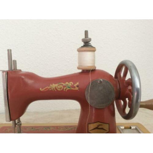 Kinder naaimachine USSR vintage Rusland handnaaimachine