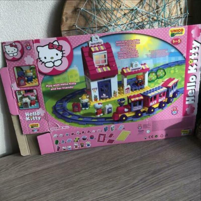 Duplo Hello Kitty boerderij station huis ijssalon