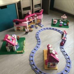 Duplo Hello Kitty boerderij station huis ijssalon