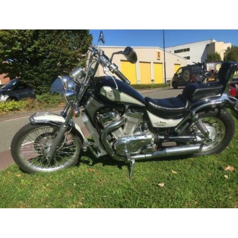 SUZUKI MINNESOTA TWIN 800 (bj 1996)