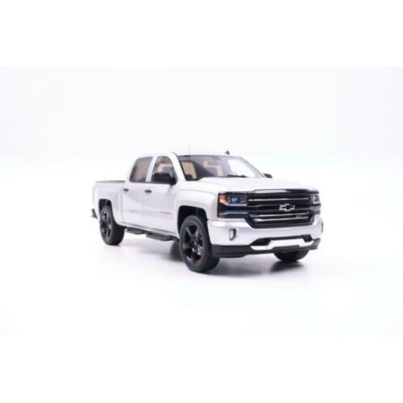 GT spirit Chevrolet Silverado Redline 2018 Zilver 1:18