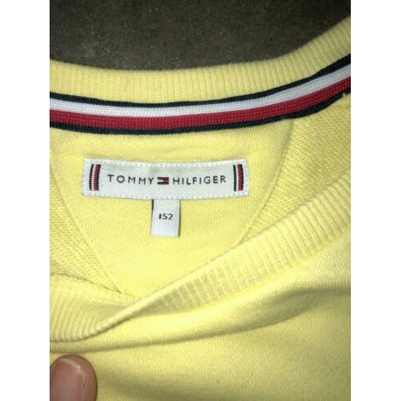 Nieuwe Tommy Hilfiger trui, meisjes 152