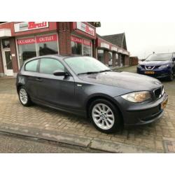BMW 1-serie 118d Business Line .Navi