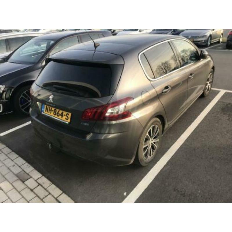 Peugeot 308 1.2 130pk PureTech Allure / Dealer Onderhouden /