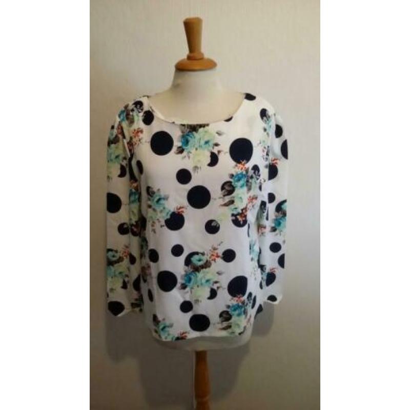 H1 mooie witte blouse smalle lijf maat 42