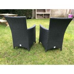 Twee P&R Design kinderstoel met kussen, antraciet