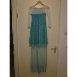 Elsa jurk maat 130 met Vele glitters.