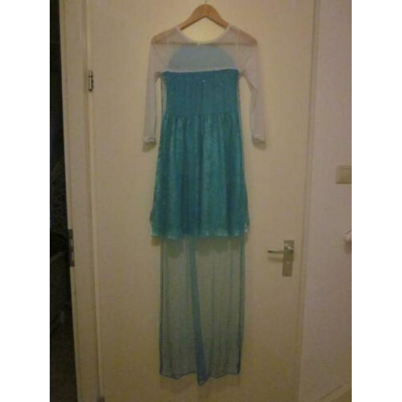 Elsa jurk maat 130 met Vele glitters.