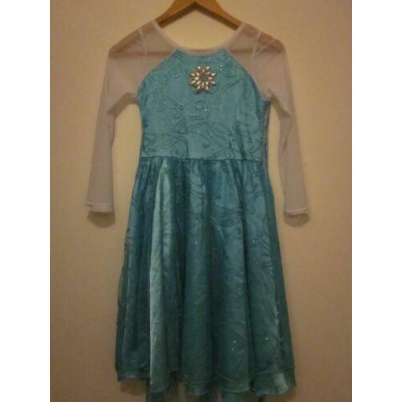 Elsa jurk maat 130 met Vele glitters.