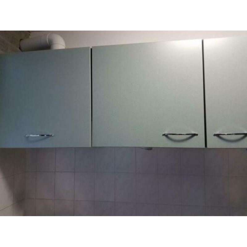 Gebruikte keuken met inbouw apparatuur