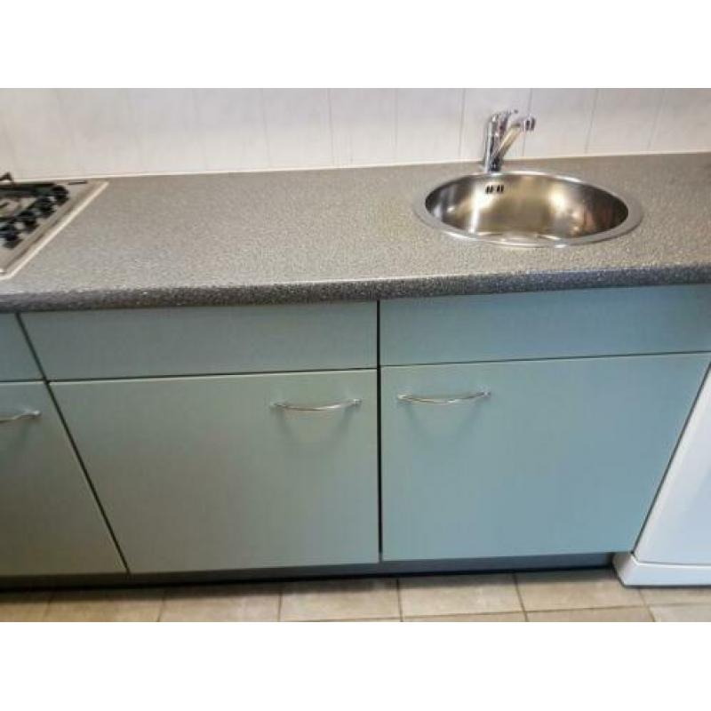 Gebruikte keuken met inbouw apparatuur