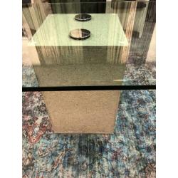 Glazen design tafel