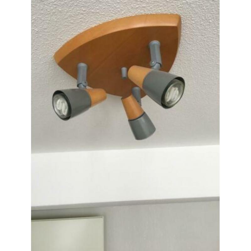 plafondlampen 3 stuks wandlampen 2 x 3 lampen en1 losse