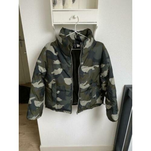 H&M camouflage pufferjacket maat S