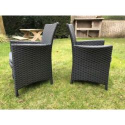 Twee P&R Design kinderstoel met kussen, antraciet