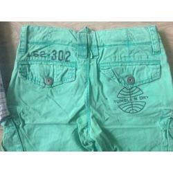Tumble n dry groene korte broek mt 128 en logg mt 122