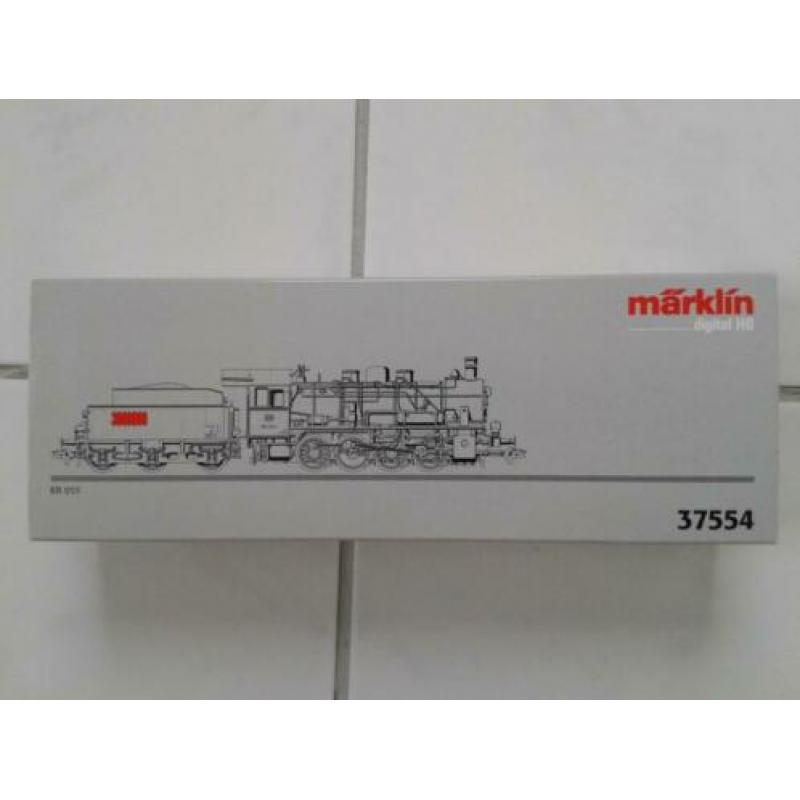 Märklin 37554 goederenstoomloc met getrokken tender van DB