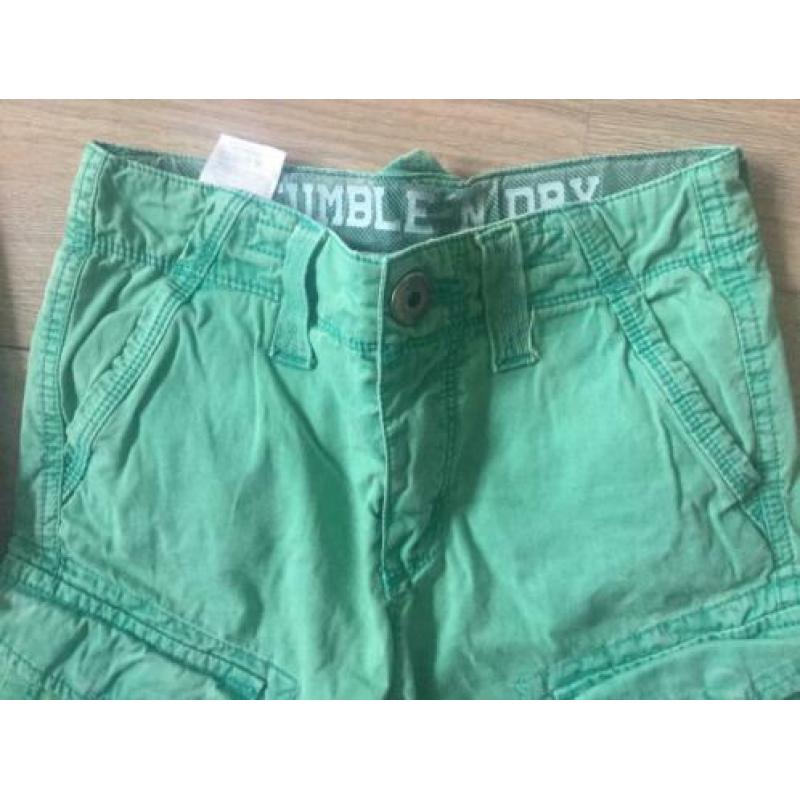 Tumble n dry groene korte broek mt 128 en logg mt 122