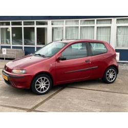 Fiat Punto 1.2 ELX/Stuurbkr/Elek.ramen/Nieuwe Apk