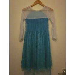 Elsa jurk maat 130 met Vele glitters.