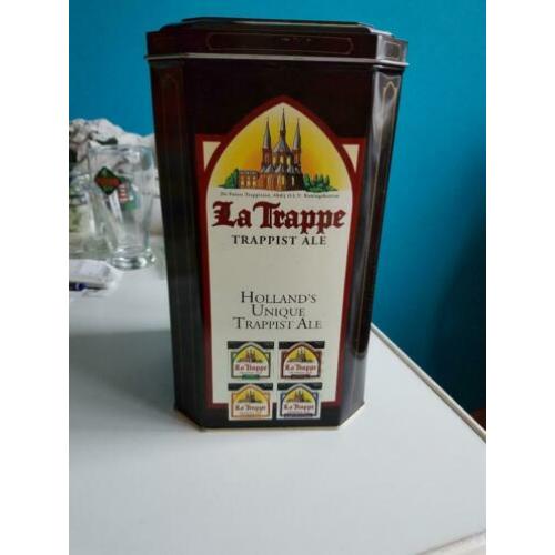 blik la Trappe, ca. 14,5 x 14,5 x 15,5 cm. goede staat