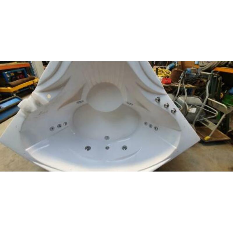 Whirlpool jacuzzi bad, radio, speaker en spot, 2 personen