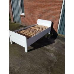 Ledikant te koop met nachtkastje