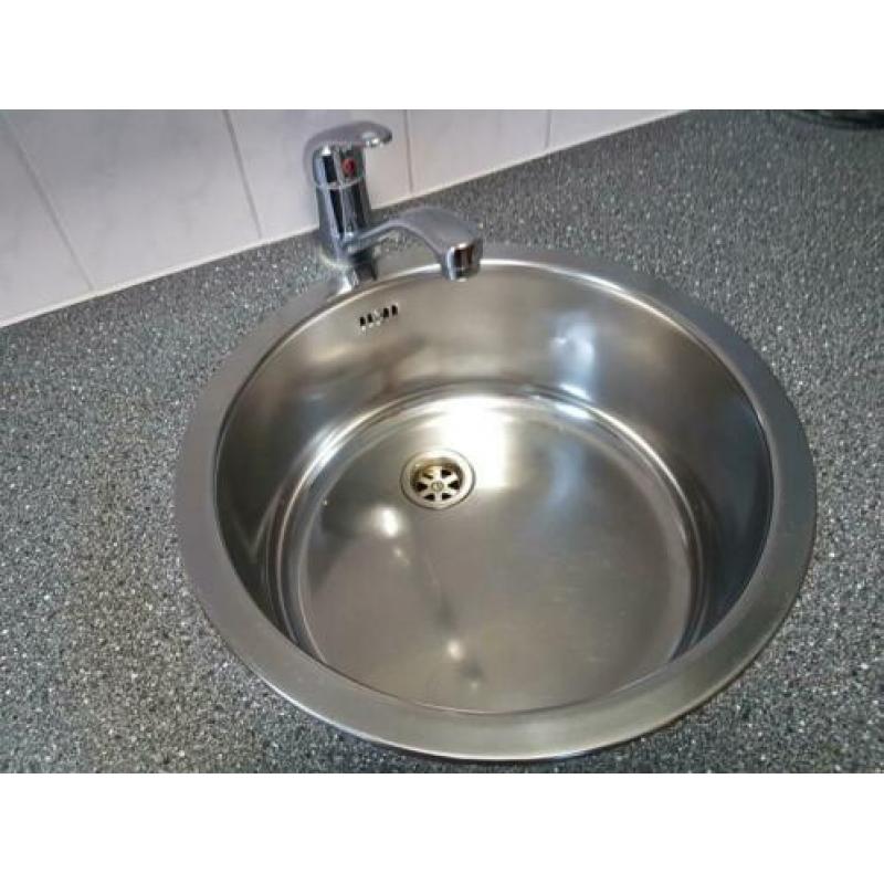 Gebruikte keuken met inbouw apparatuur