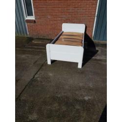 Ledikant te koop met nachtkastje