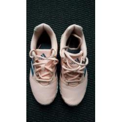 Hockey schoenen van Adidas maat 34