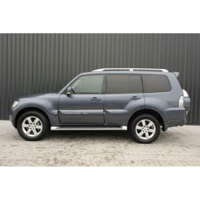 Mitsubishi Pajero 3.2 DI-D Intense (bj 2007, automaat)
