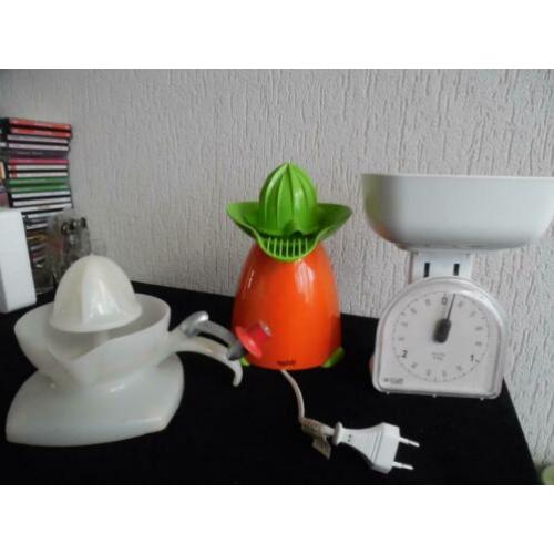 Citruspers en weegschaal